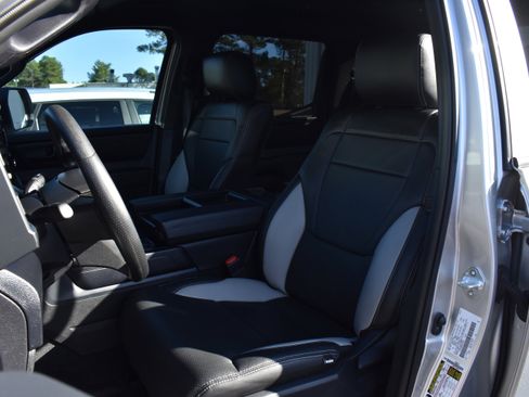 Used 2025 Toyota Tundra SR image 25