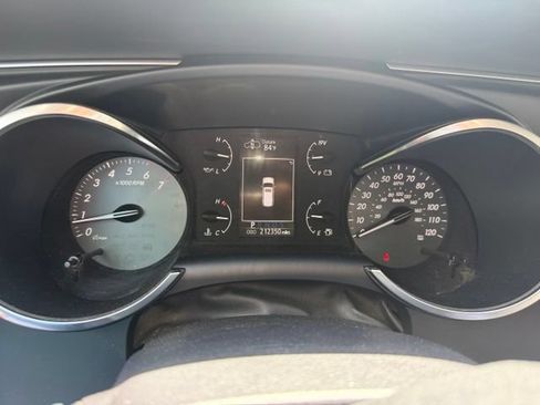 Used 2018 Toyota Sequoia Platinum AWD/4WD image 16