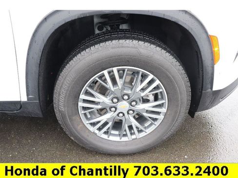 Used 2024 Chevrolet Traverse LT w/ Enhanced Driving Package image 30