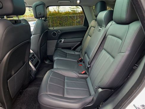 Used 2022 Land Rover Range Rover Sport SE image 26