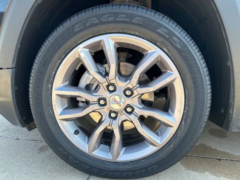 Used 2024 GMC Terrain SLT image 9