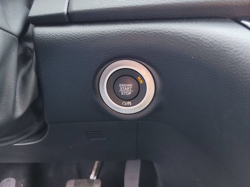 Used 2025 Chrysler Pacifica Select FWD image 39