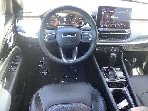 Used 2023 Jeep Compass Limited AWD/4WD image 10