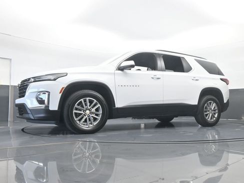 Used 2023 Chevrolet Traverse LT image 60