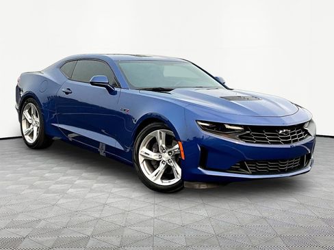 Used 2021 Chevrolet Camaro LT RWD image 3