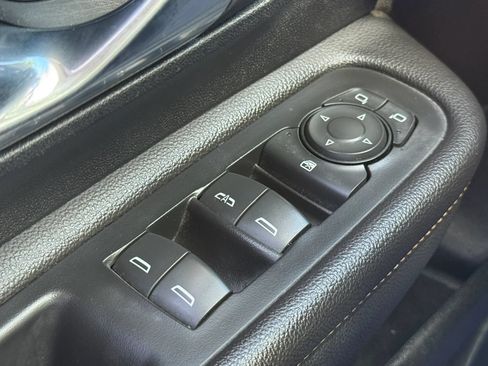 Used 2021 GMC Terrain SLE AWD/4WD image 34