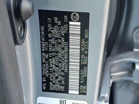 Used 2024 Lexus ES 350 w/ Premium Package image 27