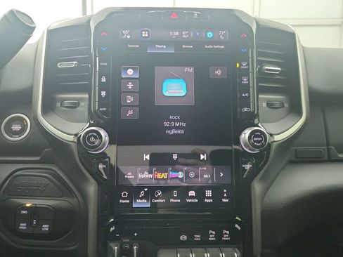 New 2026 RAM 2500 Big Horn AWD/4WD image 24
