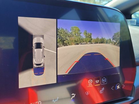 New 2026 Chevrolet Equinox EV RS image 4