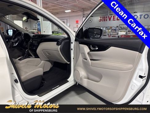 Used 2020 Nissan Rogue Sport SV w/ All-Weather Package image 40