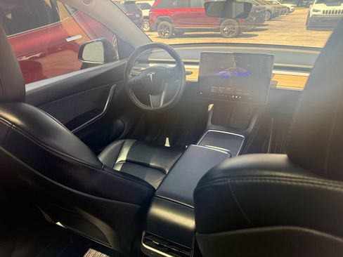 Used 2022 Tesla Model Y Long Range AWD/4WD image 22