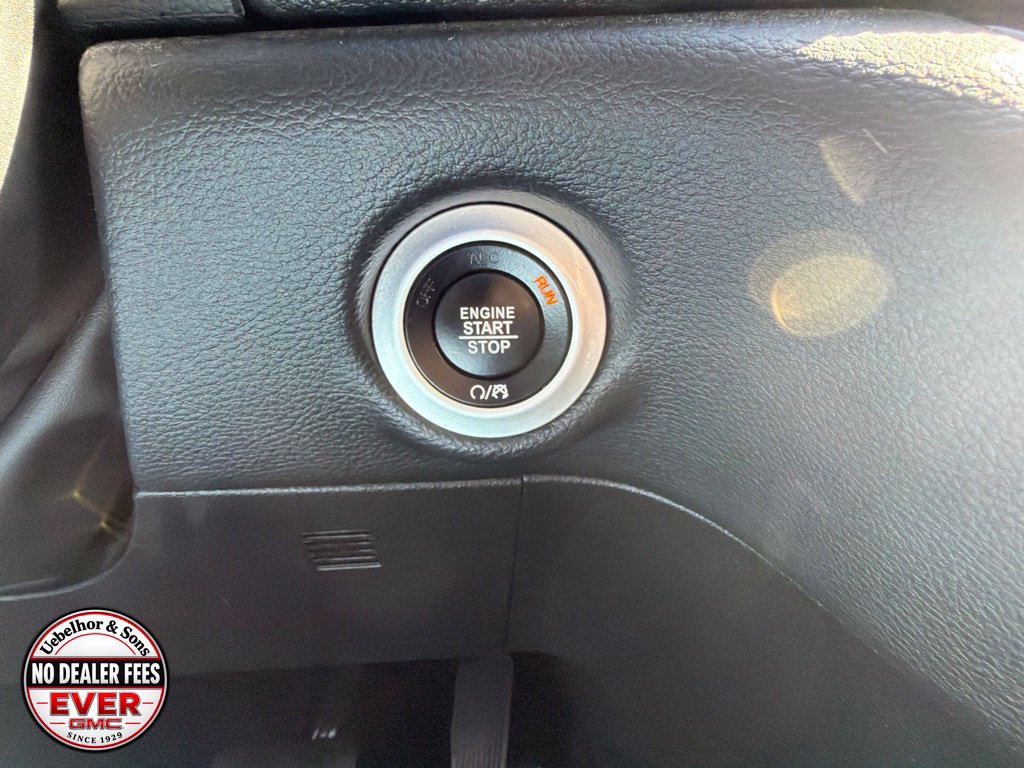 Used 2024 Chrysler Pacifica Touring FWD image 23