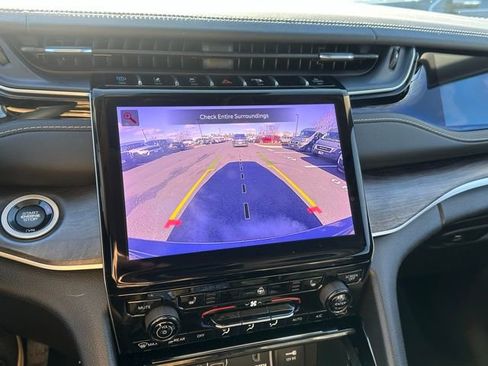 Used 2022 Jeep Grand Cherokee Limited 4xe image 28