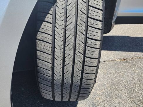 Used 2016 Ford Taurus Limited FWD image 19