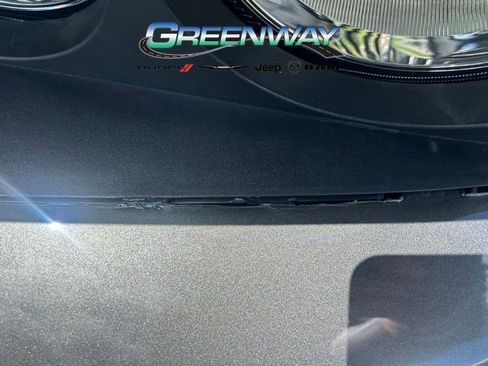 Used 2009 Dodge Challenger R/T RWD image 2