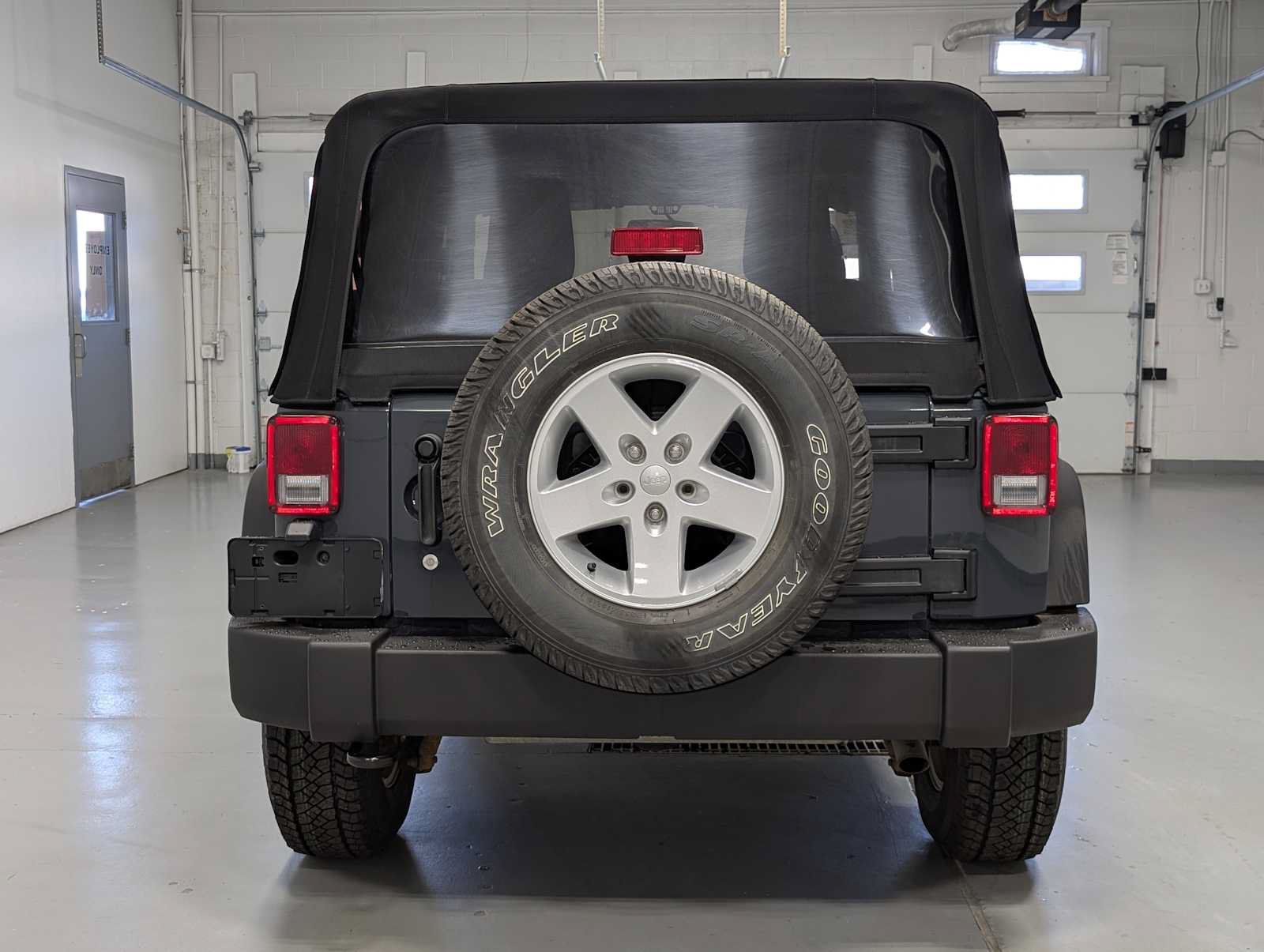 Used 2017 Jeep Wrangler Sport w/ Quick Order Package 23S AWD/4WD image 9