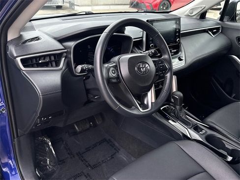 Certified 2022 Toyota Corolla Cross XLE image 21