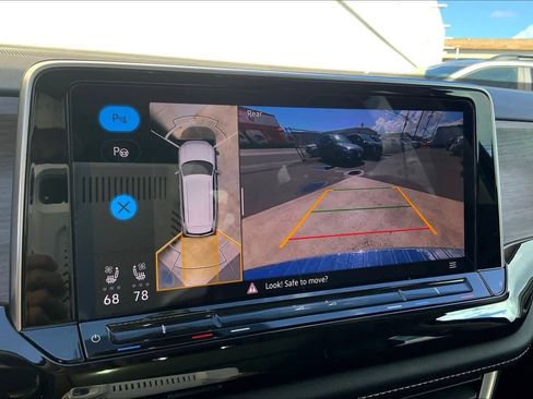 Used 2024 Volkswagen Atlas SEL Premium R-Line image 27