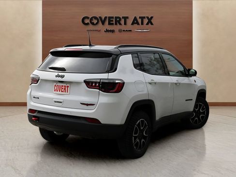 New 2026 Jeep Compass Trailhawk w/ Sun, Sound & Navigation Group AWD/4WD image 5