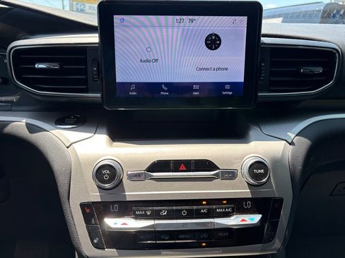 Used 2021 Ford Explorer XLT w/ Equipment Group 202A AWD/4WD image 14