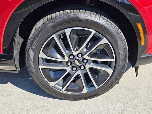 Used 2026 Cadillac Optiq Sport 1 AWD/4WD image 9
