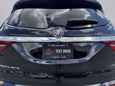 Used 2023 Buick Enclave Essence w/ Experience Buick Package FWD image 16