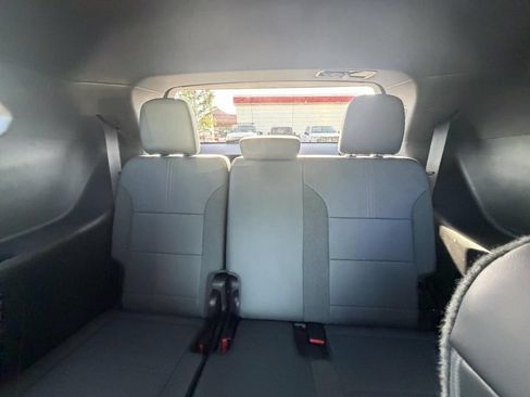 Used 2024 GMC Acadia AT4 w/ Luxury Package AWD/4WD image 15