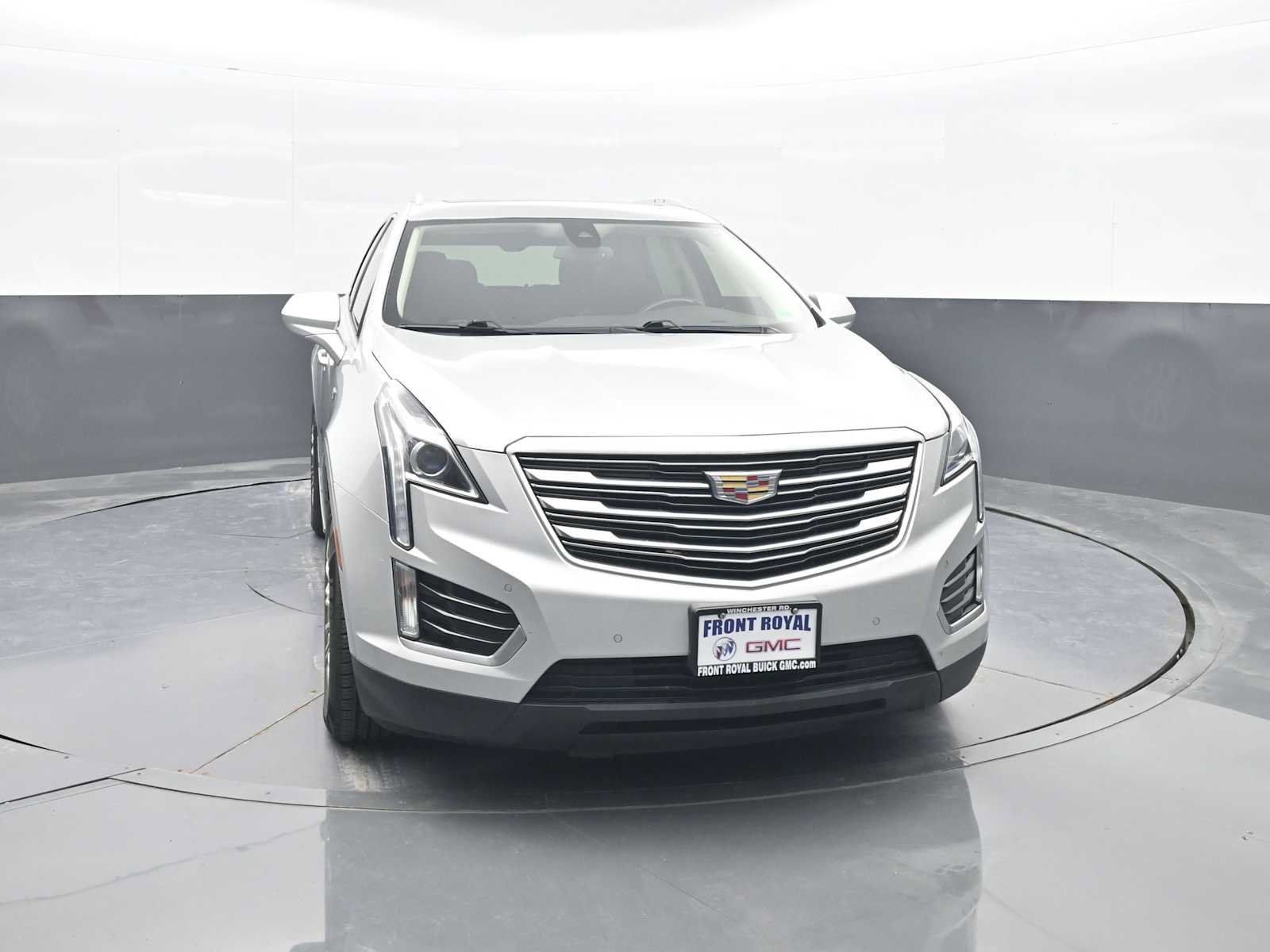 Used 2017 Cadillac XT5 Luxury w/ Driver Awareness Package AWD/4WD image 2