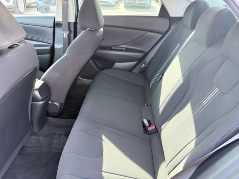 Used 2023 Hyundai Elantra SEL w/ Convenience Package FWD image 7