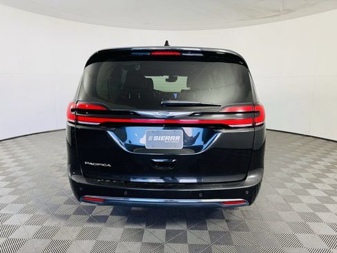 Used 2023 Chrysler Pacifica Touring-L FWD image 25
