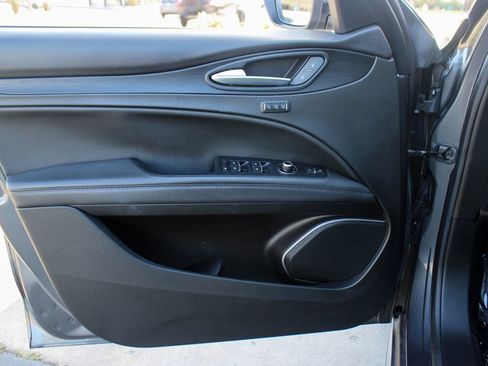 Used 2018 Alfa Romeo Stelvio AWD image 38