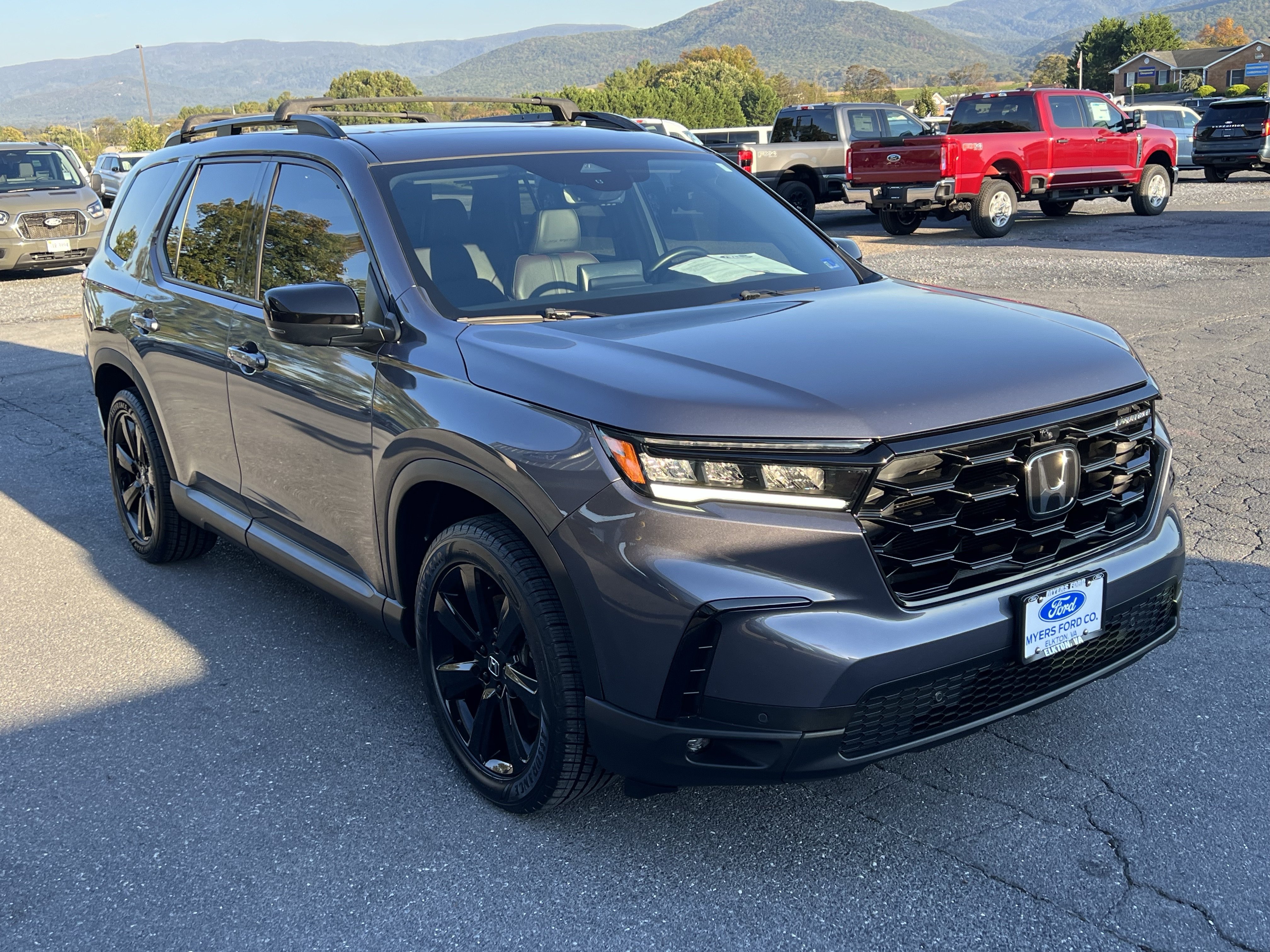 Used 2025 Honda Pilot Black Edition image 5