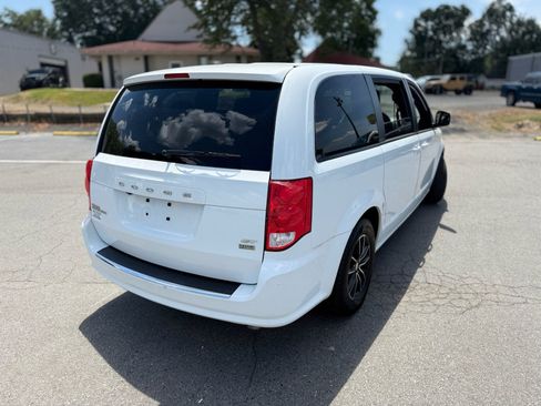Used 2019 Dodge Grand Caravan GT FWD image 17