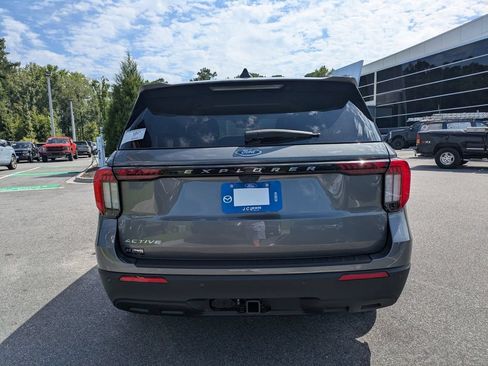 New 2026 Ford Explorer Active RWD image 5