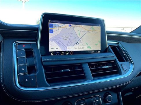 Used 2021 Chevrolet Suburban Premier w/ Premium Package image 19