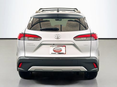 Used 2026 Toyota Corolla Cross XLE w/ Convenience Package FWD image 5