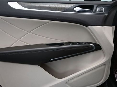 Used 2019 Lincoln MKC Reserve image 22