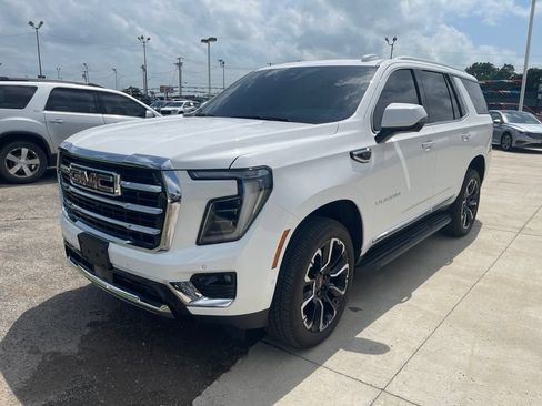 Used 2025 GMC Yukon Elevation AWD/4WD image 1