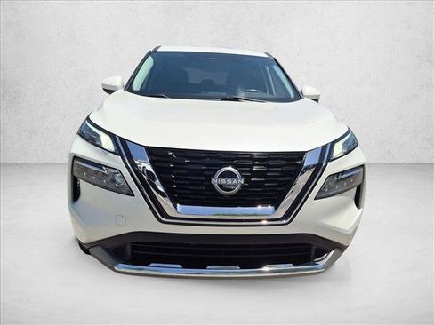 Certified 2023 Nissan Rogue SV FWD image 2