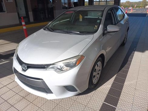 Used 2015 Toyota Corolla LE FWD image 1