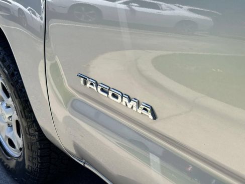 Used 2015 Toyota Tacoma 2WD Access Cab w/ SR5 Package image 16
