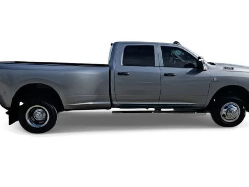 Used 2024 RAM 3500 Tradesman w/ Chrome Appearance Group image 9