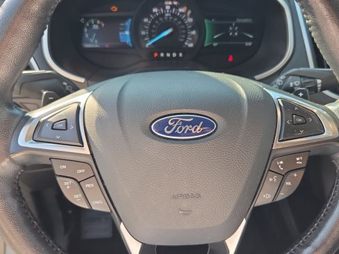 Used 2017 Ford Edge SEL w/ Equipment Group 201A AWD/4WD image 22