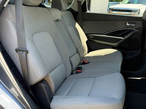 Used 2019 Hyundai Santa Fe XL SE FWD image 20