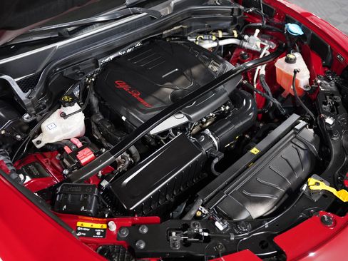 Used 2021 Alfa Romeo Stelvio Ti w/ Nero Edizione image 48