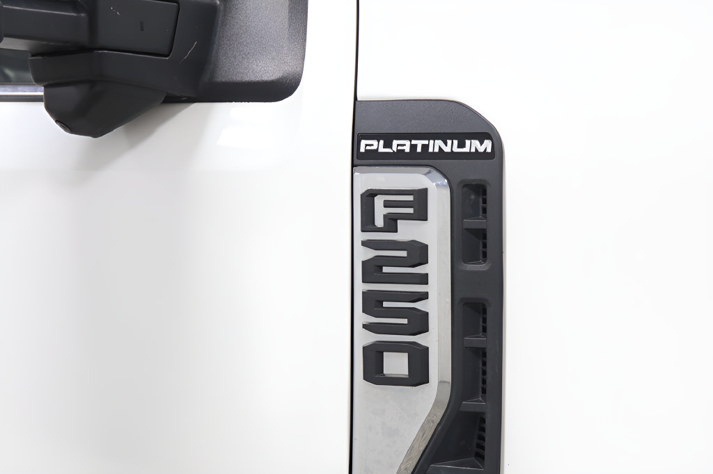 Used 2023 Ford F250 Platinum AWD/4WD image 18