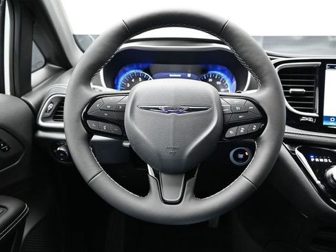 New 2026 Chrysler Pacifica Select w/ S Appearance Package image 24