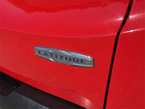 Used 2018 Jeep Renegade Latitude w/ Popular Equipment Group image 29