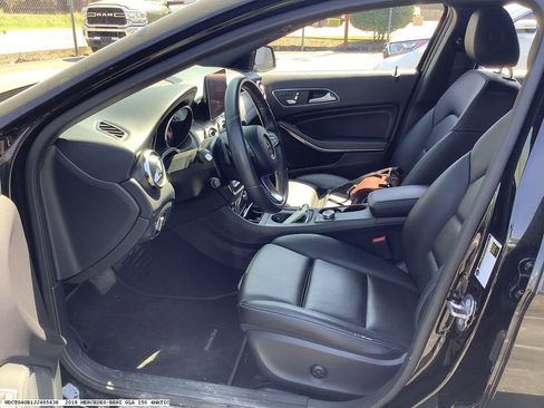 Used 2018 Mercedes-Benz GLA 250 4MATIC image 12