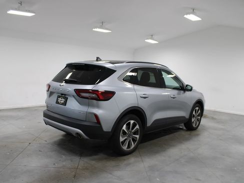 Used 2023 Ford Escape Platinum AWD/4WD image 9